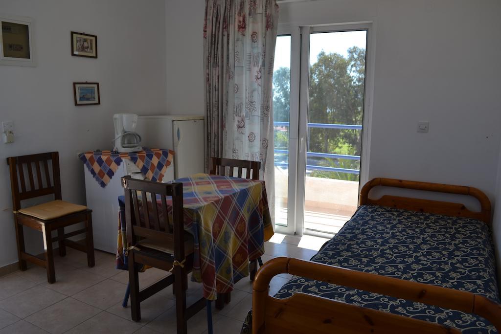Petasos Apartments Gennadi Habitación foto